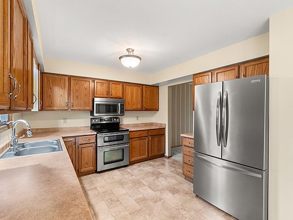 4th image of 8111 Northview Dr
