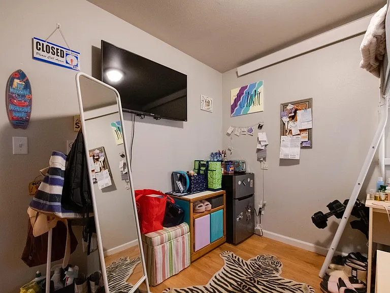 415 E Bradley St #BASEMENT — Photo 9