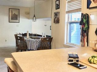 30 Eliot St #215, Chestnut Hill, MA 02467