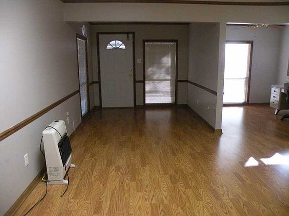 5th image of 805 Broussard St