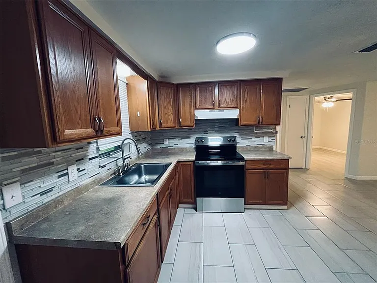 5323 Satsuma Dr — Photo 13