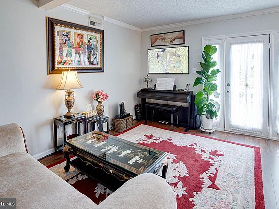 5th image of 15621 Horseshoe Ln #621