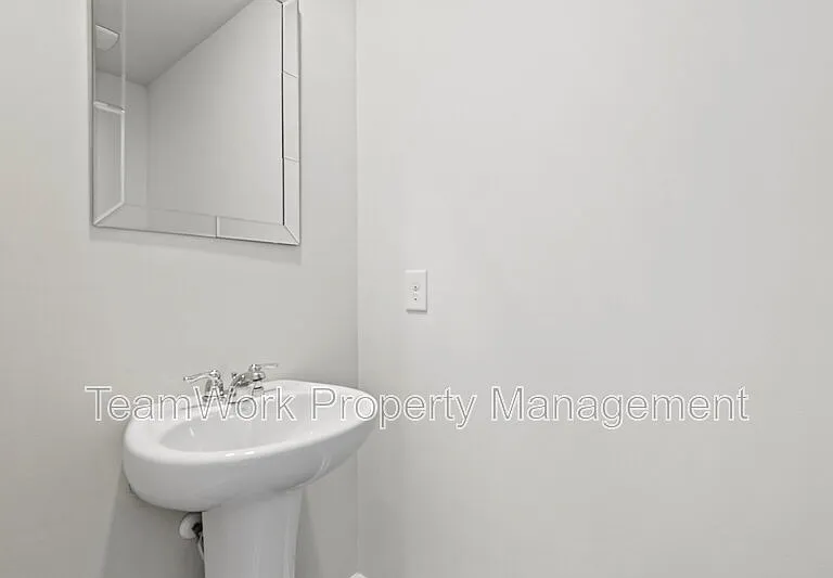 163 Rosefield Ct — Photo 13