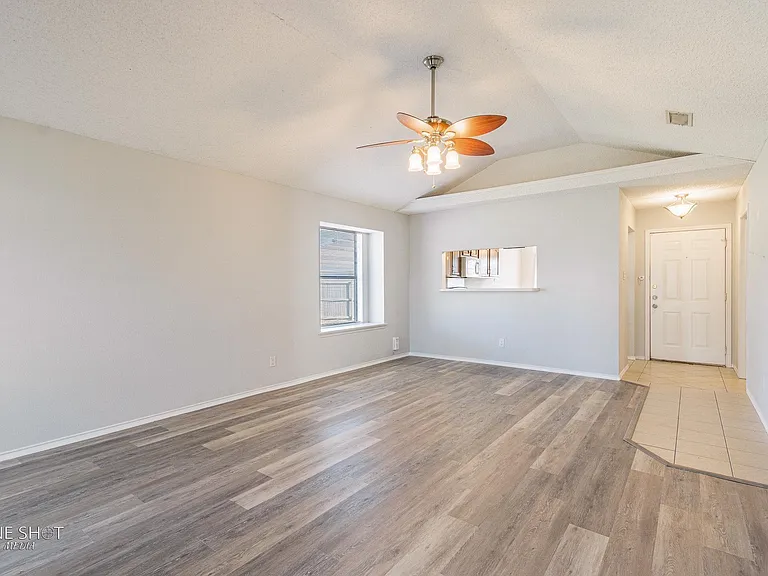 2957 Oak Ridge Ct — Photo 4