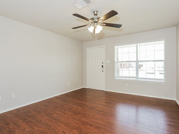 4th image of 9717 Parkmere Dr