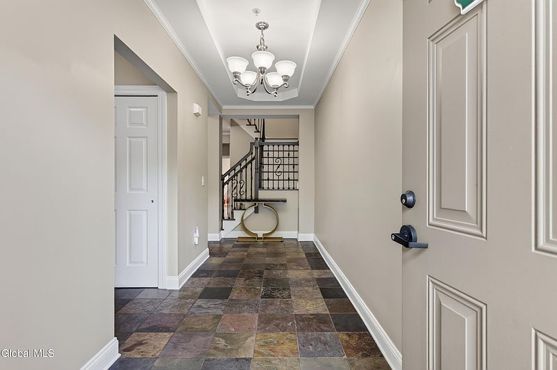 3rd image of 802 Vly Pointe Drive