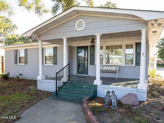3rd image of 502 Raleigh Road