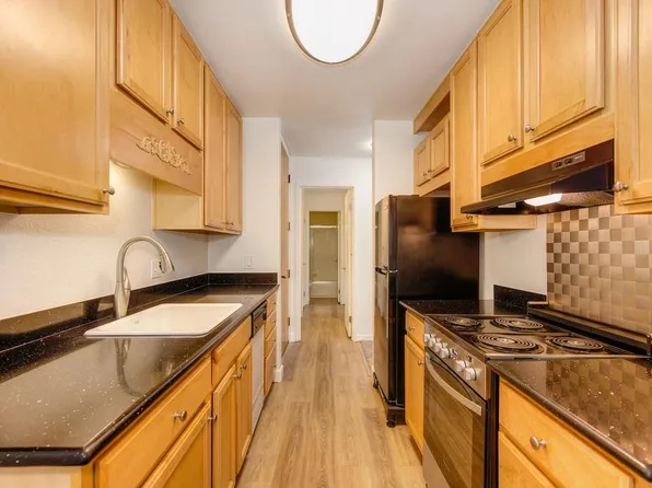 888 Woodside Ln E Unit 10, Sacramento, CA 95825