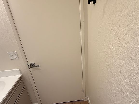 3rd image of 7349 Balboa Blvd #2