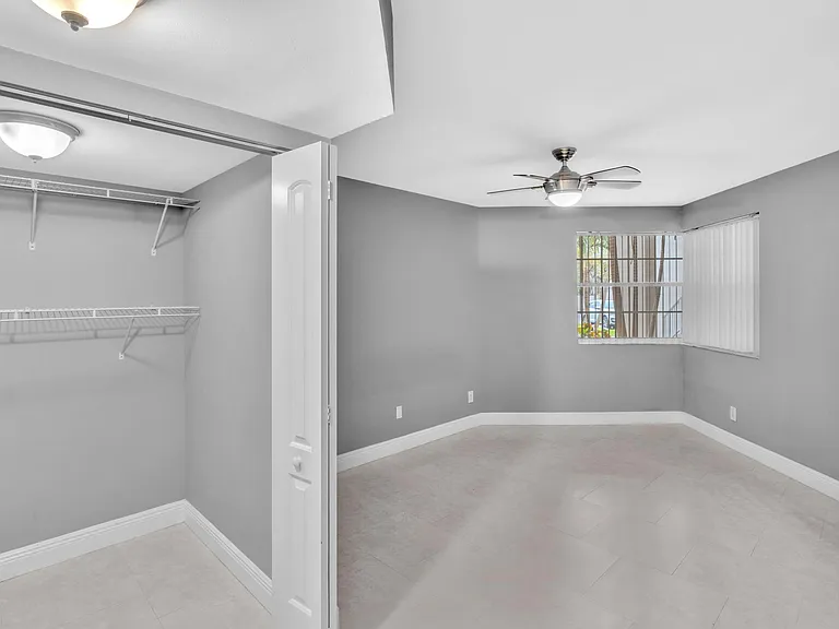 2881 N Oakland Forest Dr #105 — Photo 29
