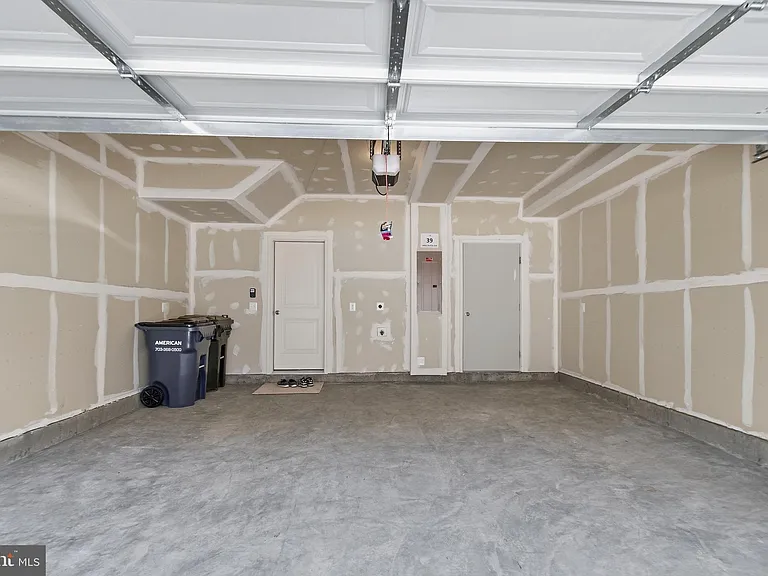 18002 Alicia Ave — Photo 38
