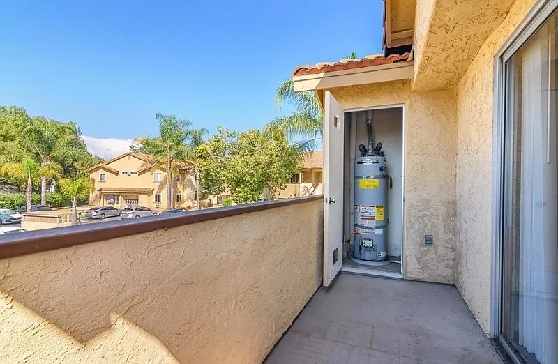 1 bed, 1.0 bath, 651 sqft, $1,700 — Photo 3