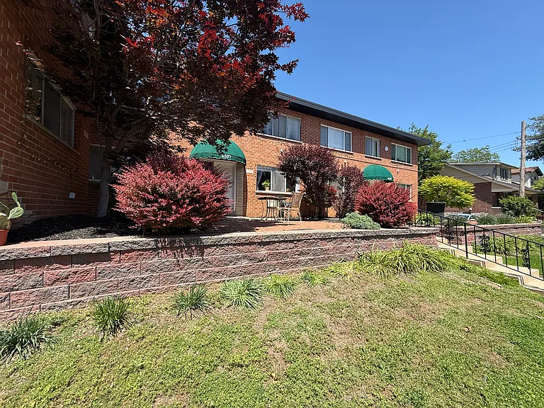 6599 Scanlan Ave #2E — Photo 2