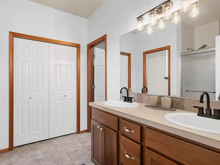 1915 S Neel St — Photo 11