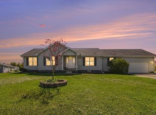 5888 Cobblestone Dr, North Branch, MI 48461
