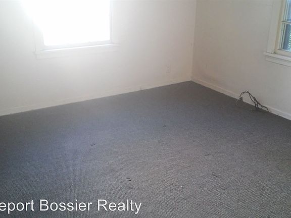 3rd image of 2755 Lakehurst Ave