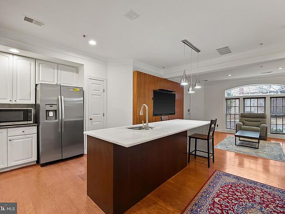 4th image of 589 Odendhal Ave #589