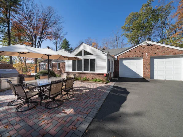 36 Ford Street, Hamden, CT 06517