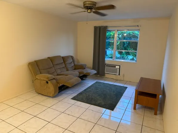 1480 E Sample Rd APT 204, Pompano Beach, FL 33064