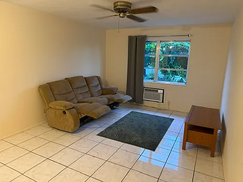 1480 E Sample Rd Photo 1