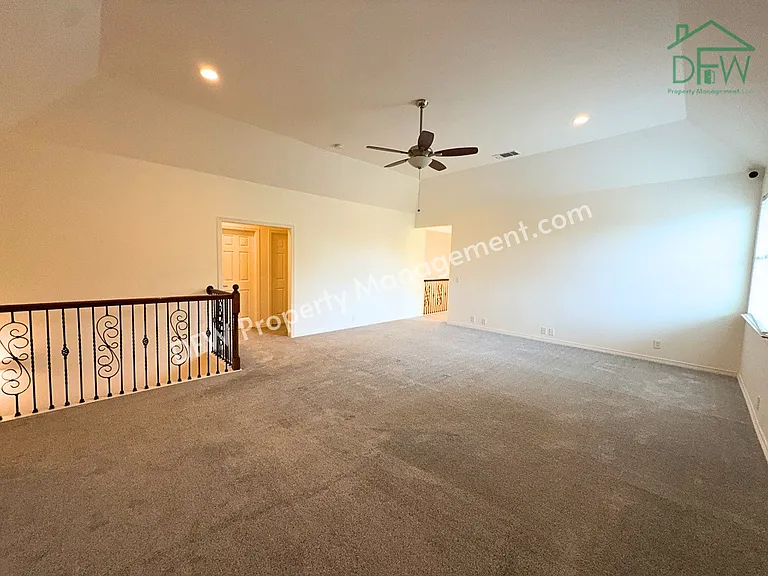 1205 Golden Gate Dr — Photo 28