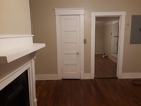 5th image of 813 E Vine St