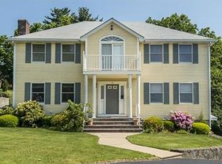 92 Raffaele Dr, Waltham, MA 02452
