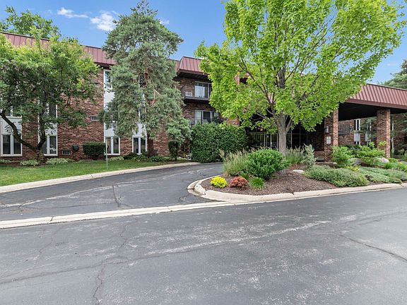 3rd image of 1041 W Ogden Ave APT 126