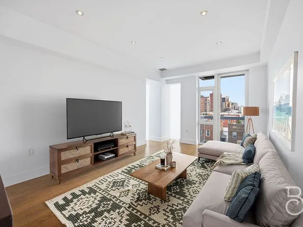 21-24 30th Ave #4A, Astoria, NY 11102