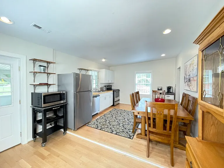2338 New Market Rd — Photo 5