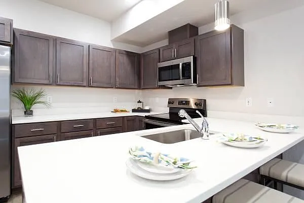 1341 sqft - Kitchen