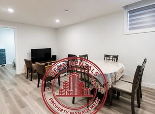3016 12th Ave NW, Edmonton, AB T6T2H1