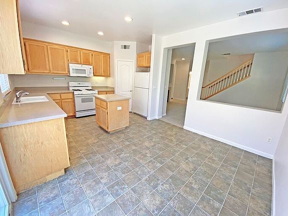 4th image of 2247 3rd St