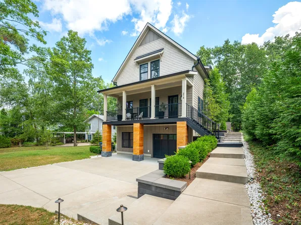 214 Marx Dr, New Buffalo, MI 49117