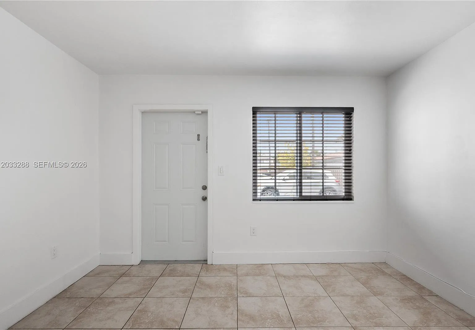 Bungalow Six Condo — Photo 3