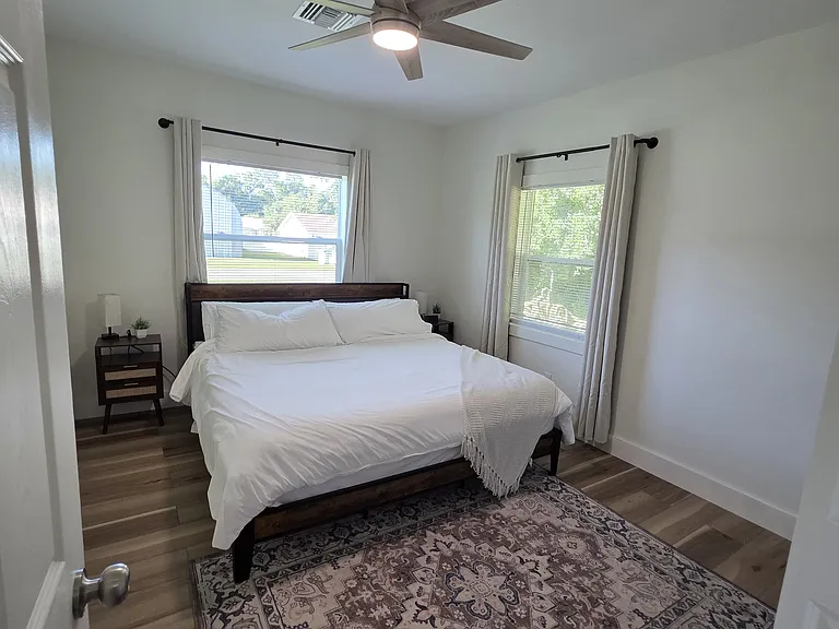 705 NW 64th Pl — Photo 2