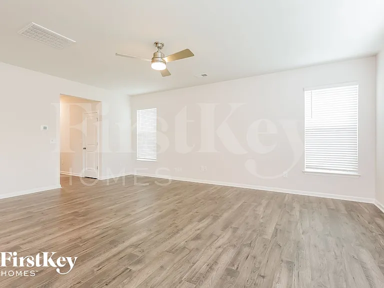703 Birchcrest Way — Photo 4
