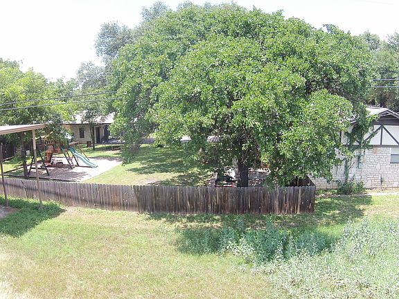 3rd image of 103 Cottonwood Dr