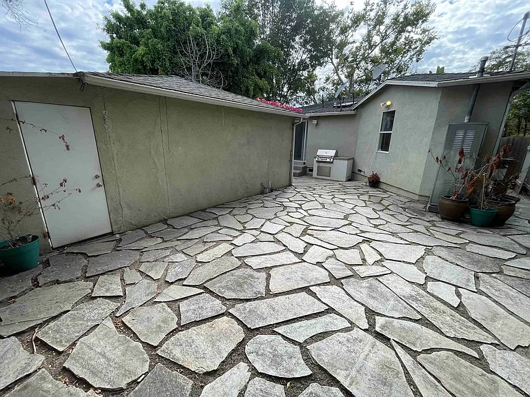 2946 S Beverly Dr — Photo 24