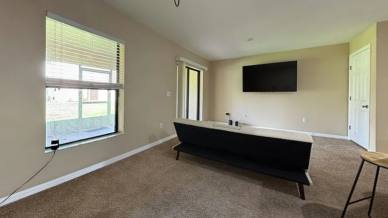 3 bed, 2.5 bath, 1362 sqft, $1,995 — Photo 3