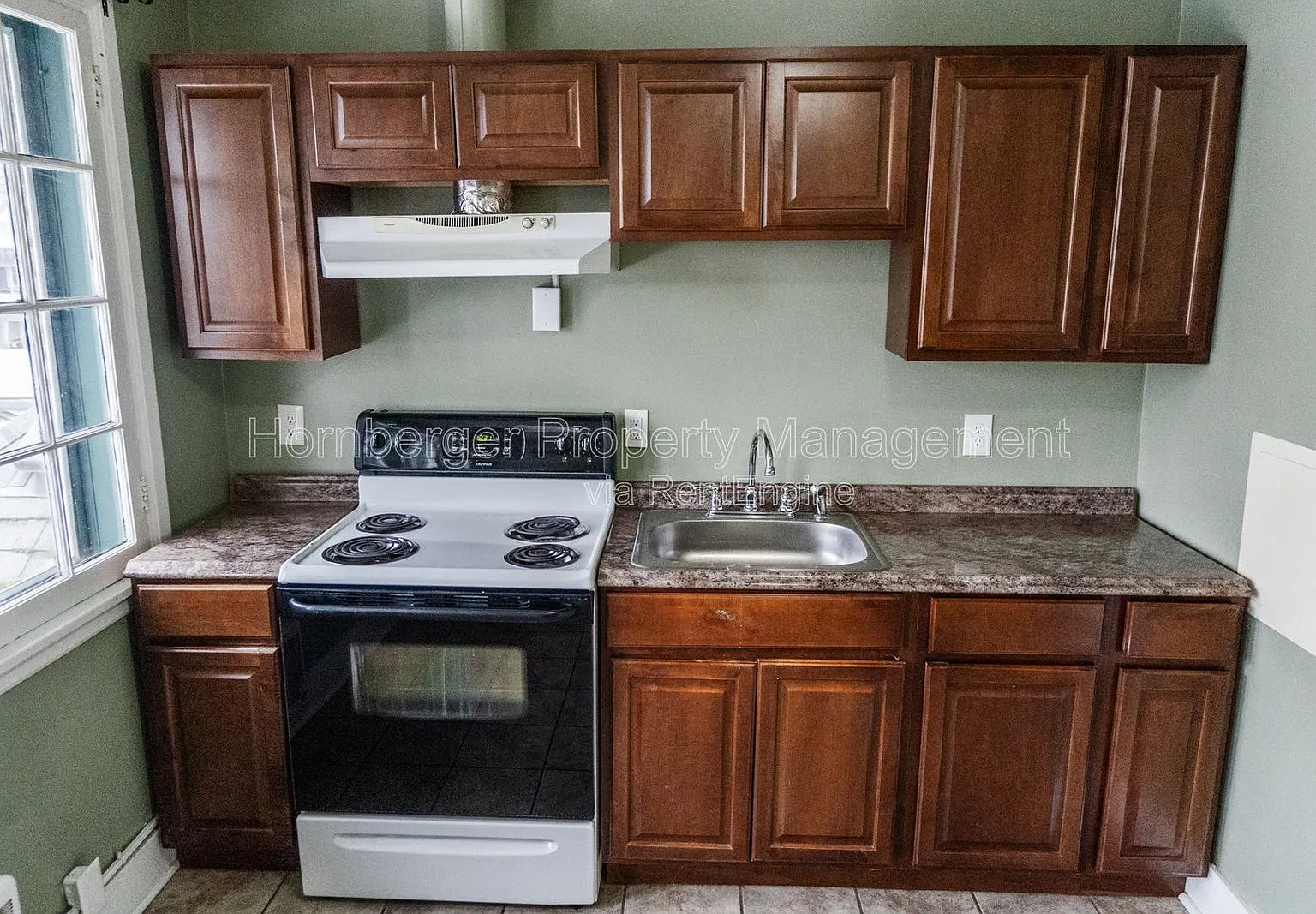 2 bed, 1.0 bath, 900 sqft, $1,250 — Photo 1
