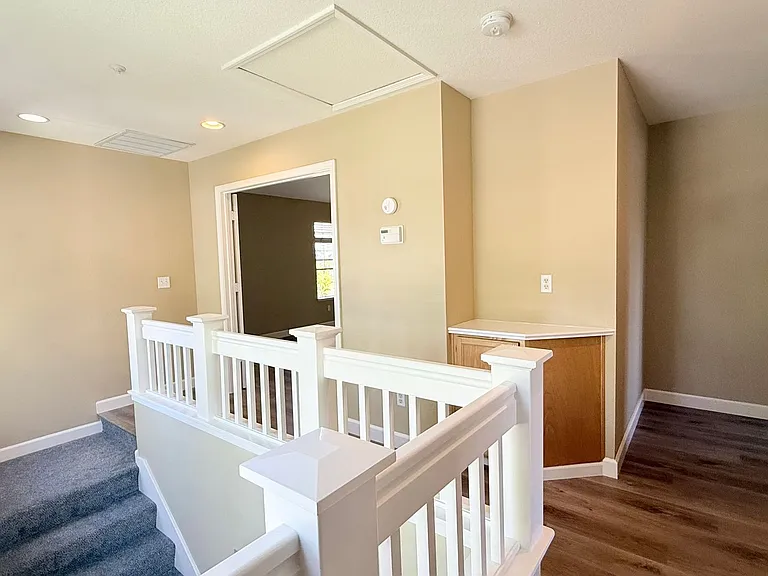 401 Skylark Ct — Photo 29