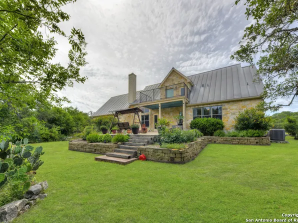 853 county road 2801, Mico, TX 78056