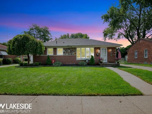 883 Crest St, Mount Clemens, MI 48043