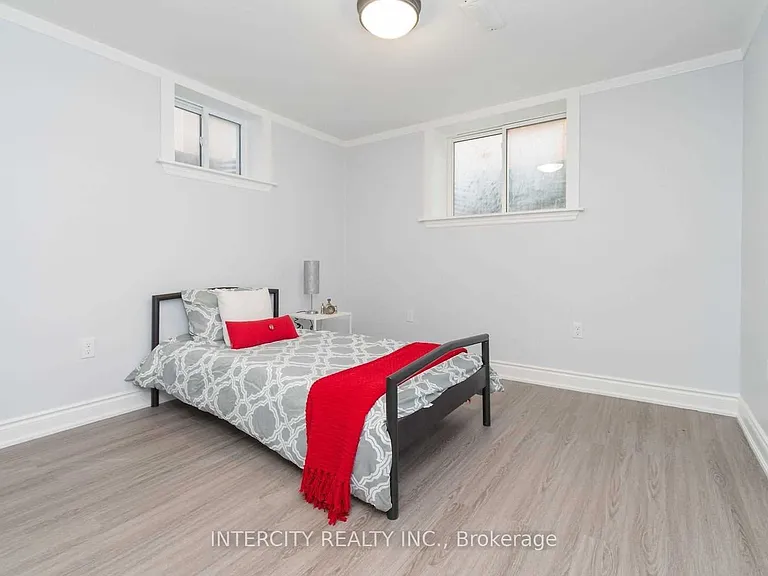 781 Drury Ln — Photo 24