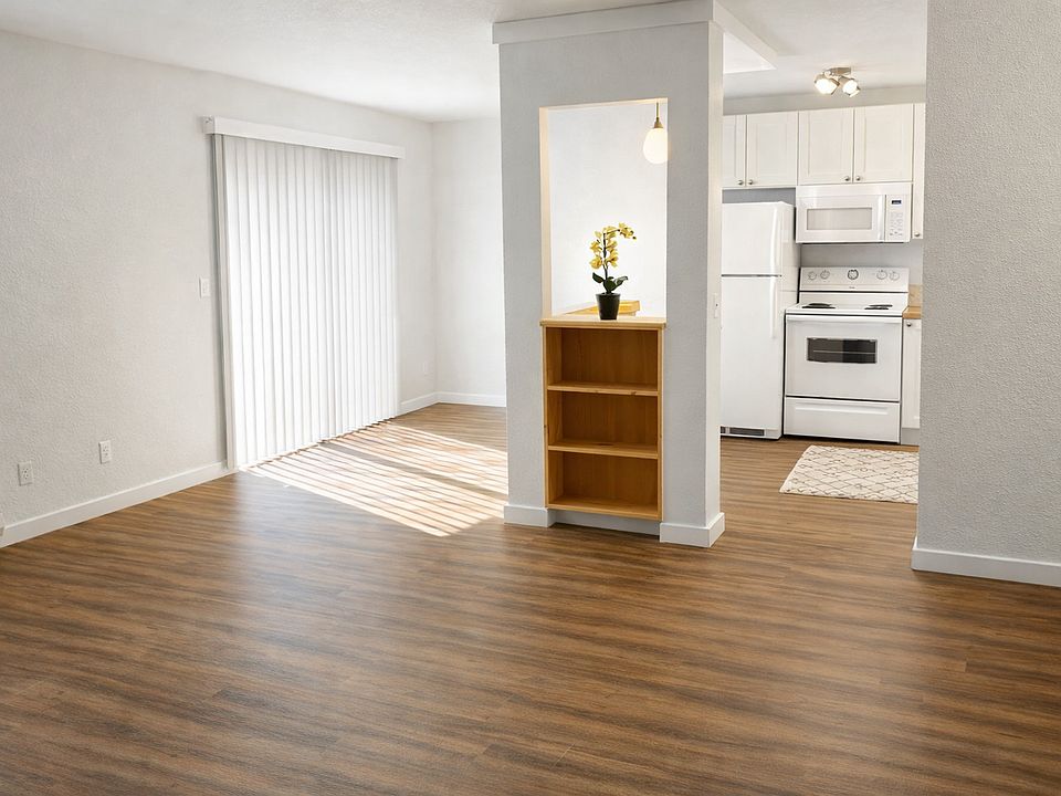 1st image of 745 Rainier Blvd N APT 4