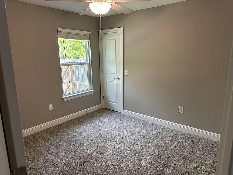 1807 Thunderbolt St — Photo 10