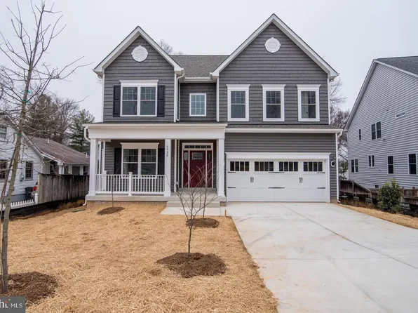 6928 Regent Ln, Falls Church, VA 22042