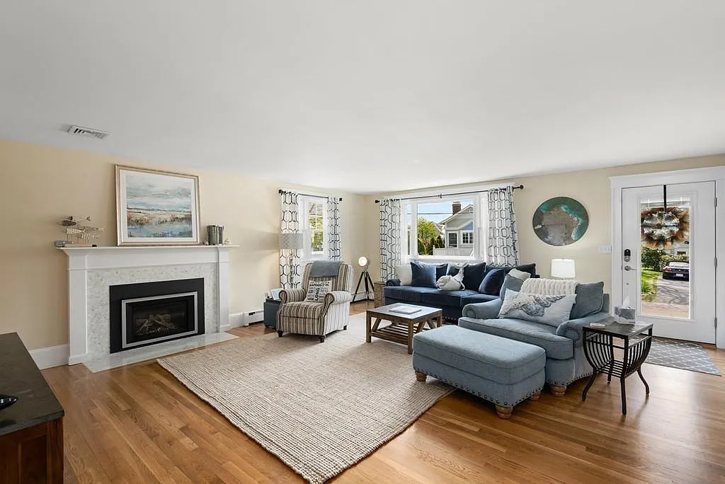 1 bed, 1350 sqft, $3,000 — Photo 3
