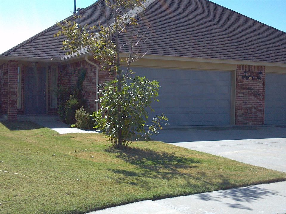 1st image of 800 SW 151st St Unit A